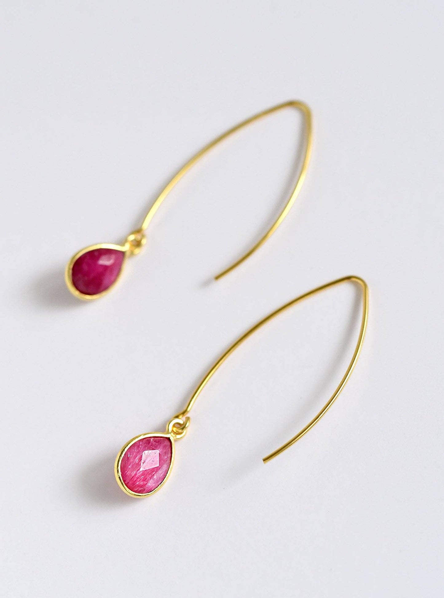 Mini Teardrop Gemstone Fish wire Earrings / 36mmx16mm